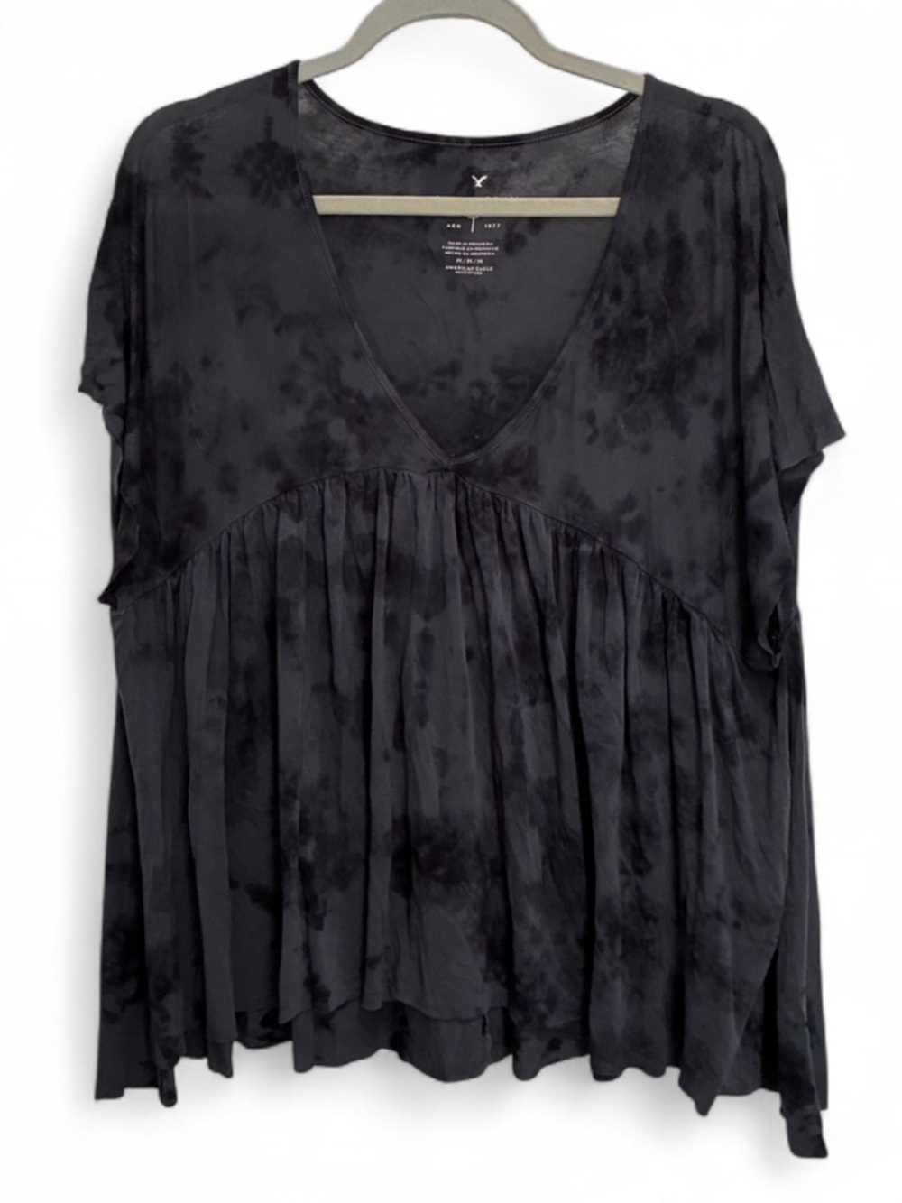 American Eagle Outfitters Soft and Sexy Gray Tie-Dye V-Neck Sleeve Babydoll Top